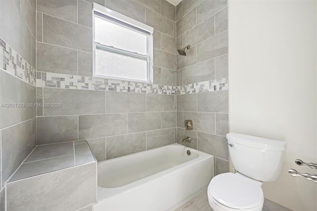 10961 SW 31st Street, Davie, FL 33328