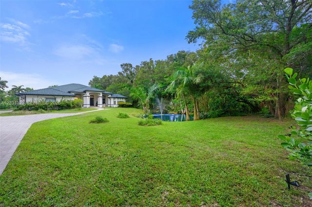 10961 SW 31st Street, Davie, FL 33328