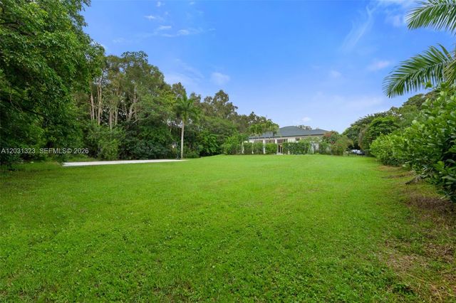 10961 SW 31st Street, Davie, FL 33328
