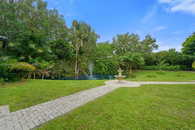 10961 SW 31st Street, Davie, FL 33328