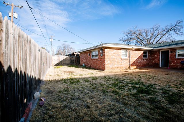 5426 9th Street, Lubbock, TX 79416