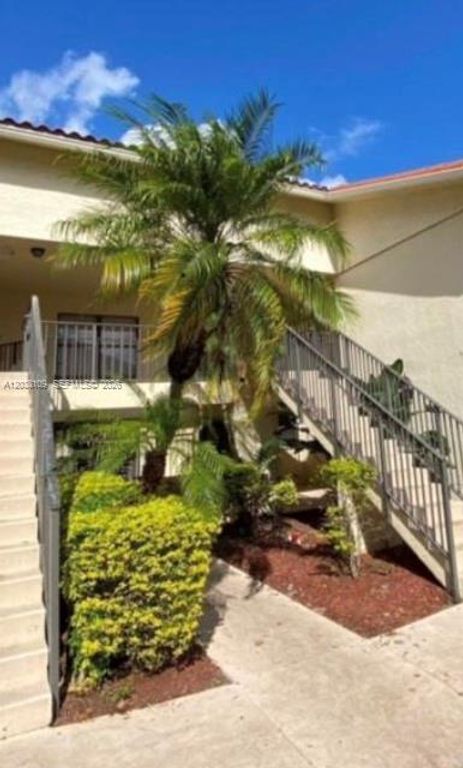 1442 Lake Crystal Dr G G, West Palm Beach, FL 33411