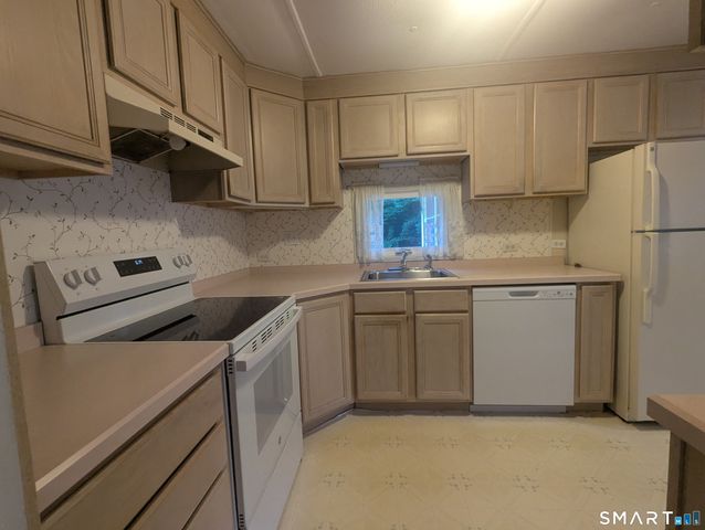 11 Old Forge Road, Westbrook, CT 06498
