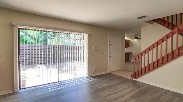 15206 W POND WOODS DRIVE, Tampa, FL 33618