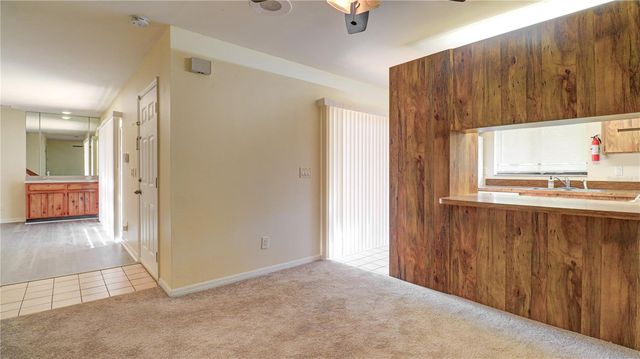15206 W POND WOODS DRIVE, Tampa, FL 33618