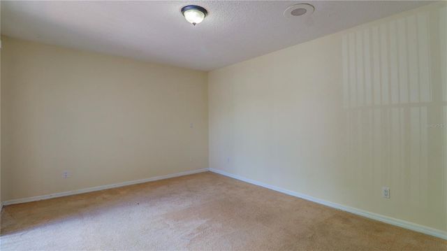 15206 W POND WOODS DRIVE, Tampa, FL 33618