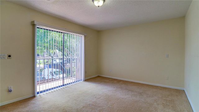 15206 W POND WOODS DRIVE, Tampa, FL 33618