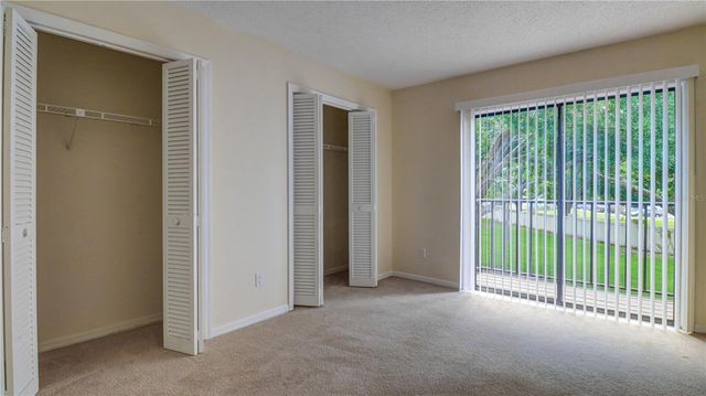 15206 W POND WOODS DRIVE, Tampa, FL 33618