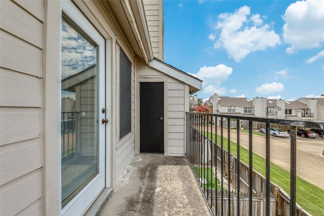 3635 Garden Brook Drive 17100, Farmers Branch, TX 75234