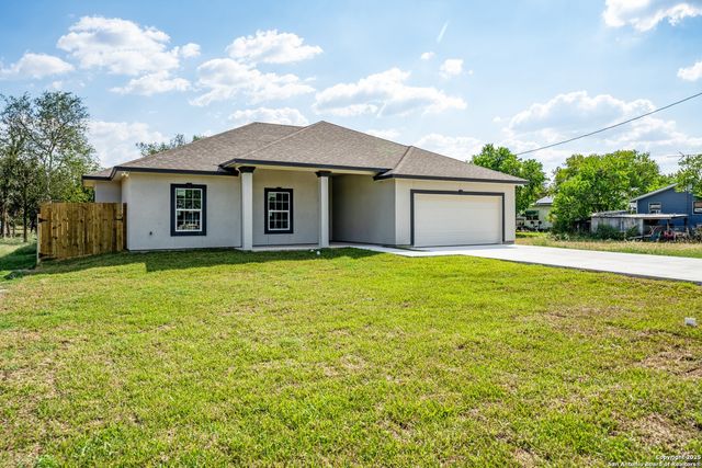 402 Oak Drive, Beeville, TX 78102