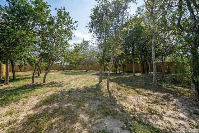 402 Oak Drive, Beeville, TX 78102