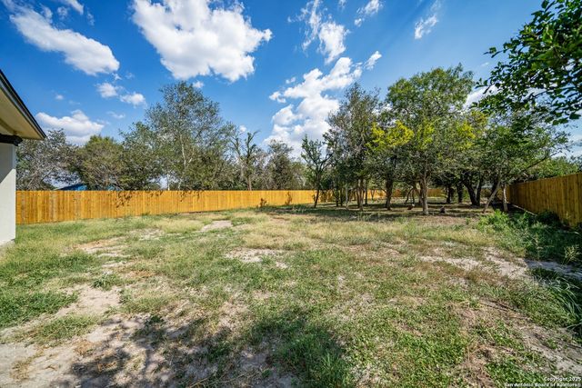 402 Oak Drive, Beeville, TX 78102
