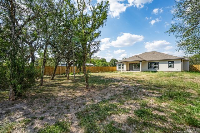 402 Oak Drive, Beeville, TX 78102