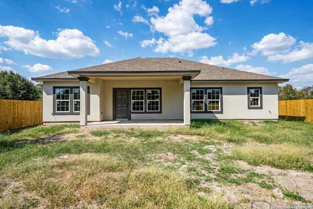 402 Oak Drive, Beeville, TX 78102