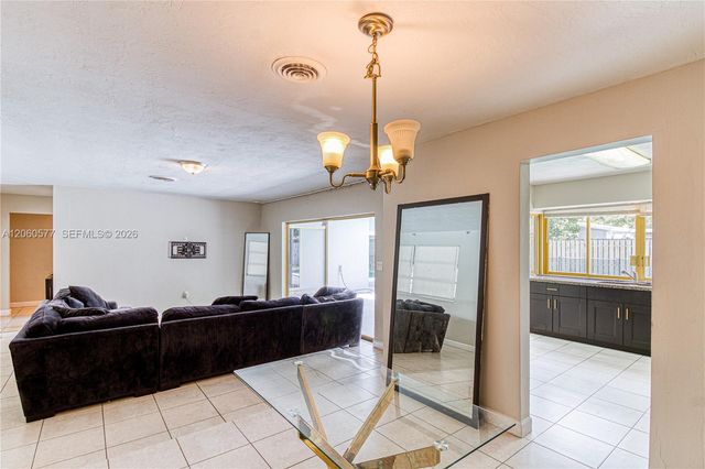 6620 NW 21st Ct, Sunrise, FL 33313