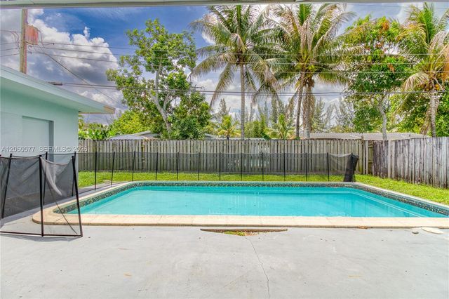 6620 NW 21st Ct, Sunrise, FL 33313