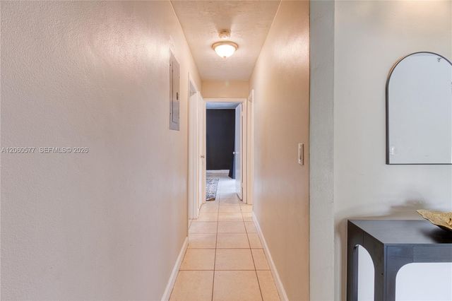 6620 NW 21st Ct, Sunrise, FL 33313