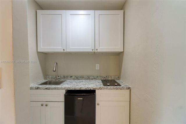 6620 NW 21st Ct, Sunrise, FL 33313