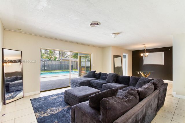 6620 NW 21st Ct, Sunrise, FL 33313