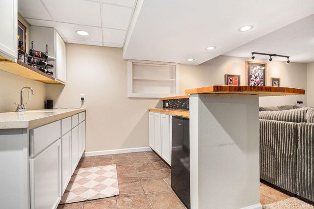 22945 Weymouth Lane, Elkhart, IN 46516