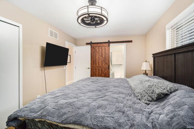 22945 Weymouth Lane, Elkhart, IN 46516