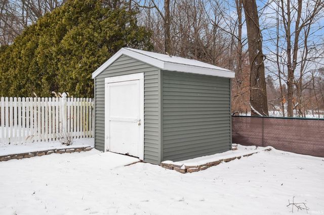 22945 Weymouth Lane, Elkhart, IN 46516