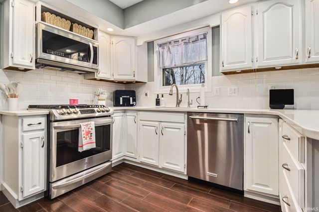 22945 Weymouth Lane, Elkhart, IN 46516