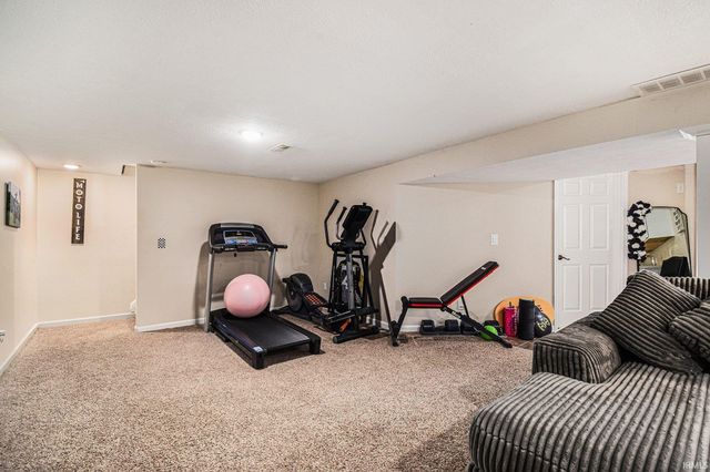 22945 Weymouth Lane, Elkhart, IN 46516