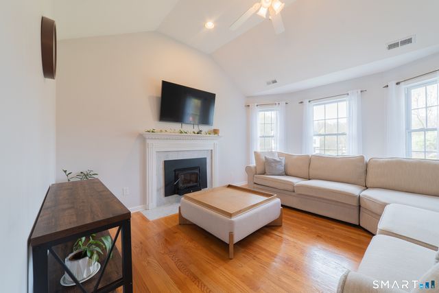 422 Jones Road, Naugatuck, CT 06770