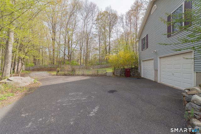 422 Jones Road, Naugatuck, CT 06770