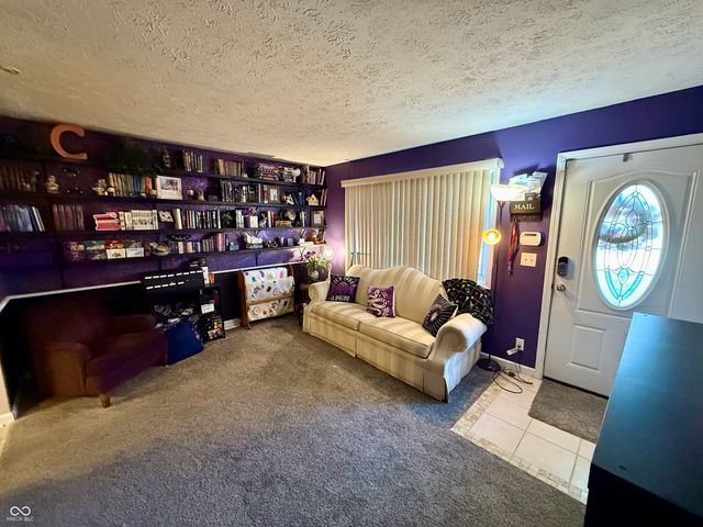 829 Delbrook Drive, Whiteland, IN 46184