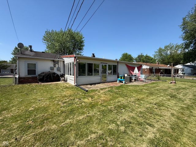 829 Delbrook Drive, Whiteland, IN 46184