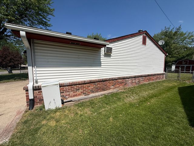 829 Delbrook Drive, Whiteland, IN 46184