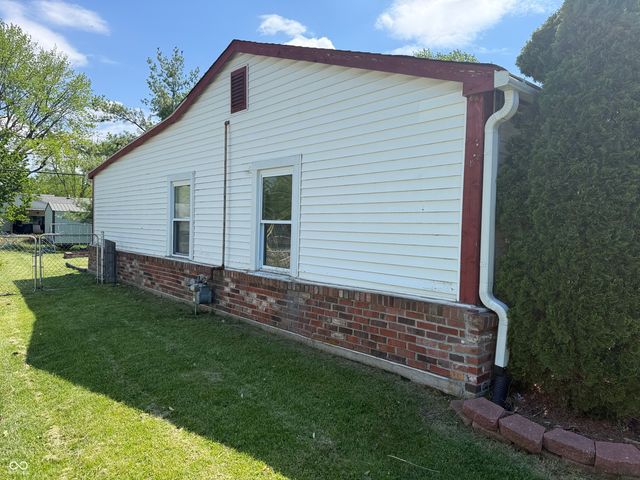 829 Delbrook Drive, Whiteland, IN 46184