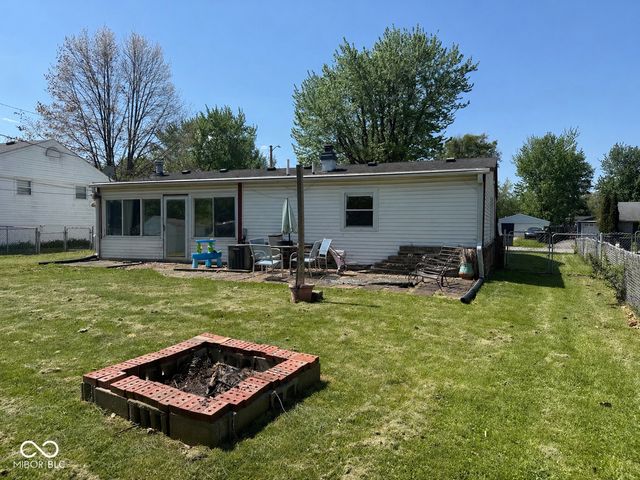 829 Delbrook Drive, Whiteland, IN 46184