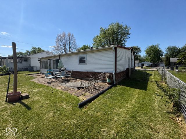 829 Delbrook Drive, Whiteland, IN 46184