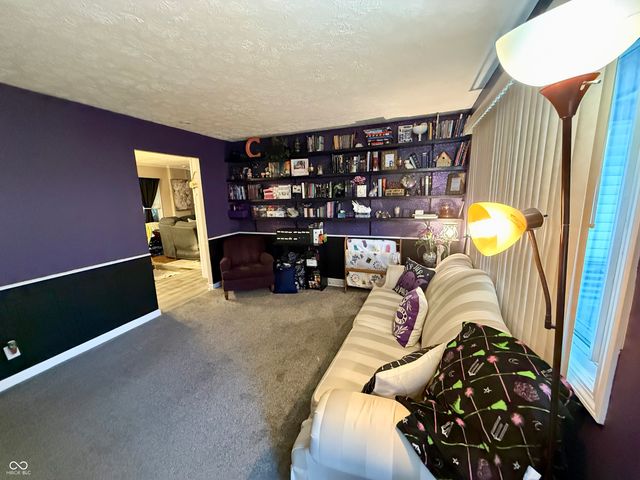 829 Delbrook Drive, Whiteland, IN 46184