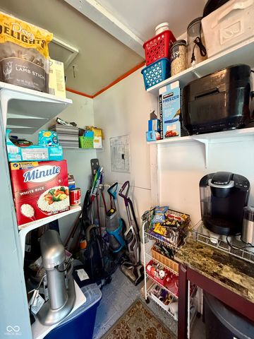 829 Delbrook Drive, Whiteland, IN 46184