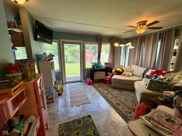 829 Delbrook Drive, Whiteland, IN 46184