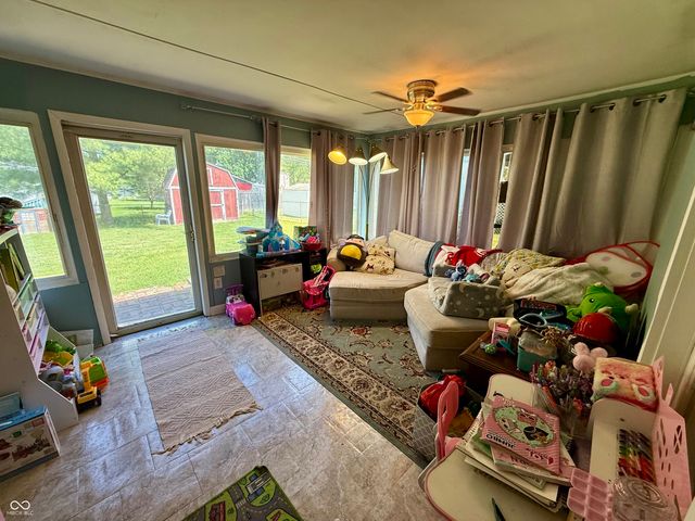 829 Delbrook Drive, Whiteland, IN 46184