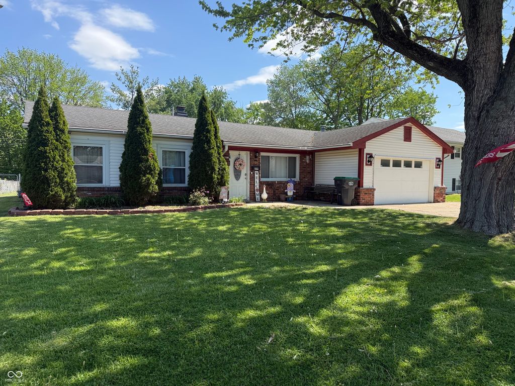 829 Delbrook Drive, Whiteland, IN 46184