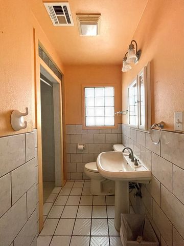 211 E Texas St, Marfa, TX 79843