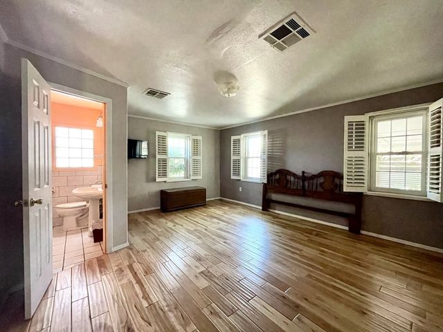 211 E Texas St, Marfa, TX 79843