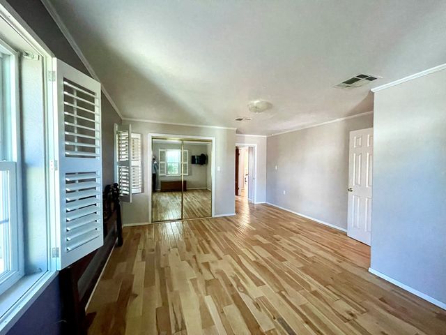 211 E Texas St, Marfa, TX 79843