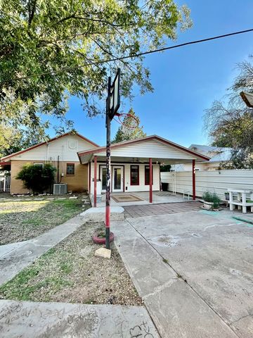 211 E Texas St, Marfa, TX 79843