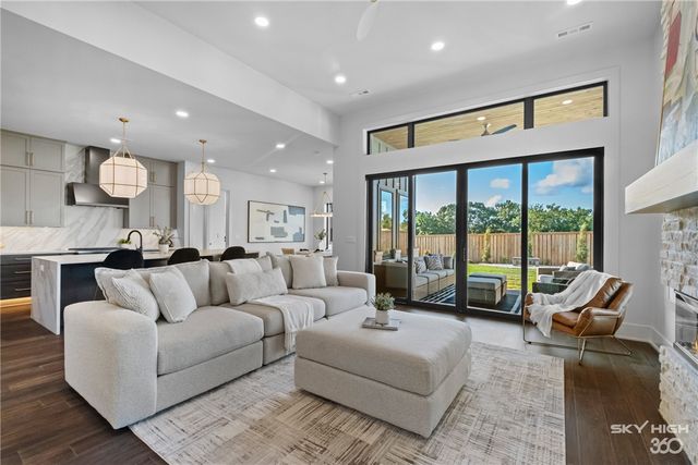 3900 SW Rhythm Avenue, Bentonville, AR 72713