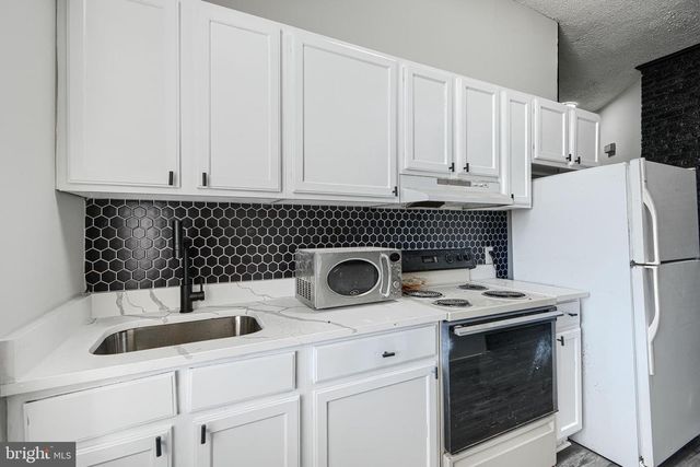 617 N PACA ST, Baltimore, MD 21201