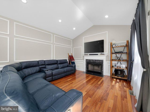 13250 FALLEN LEAF CT, Woodbridge, VA 22192