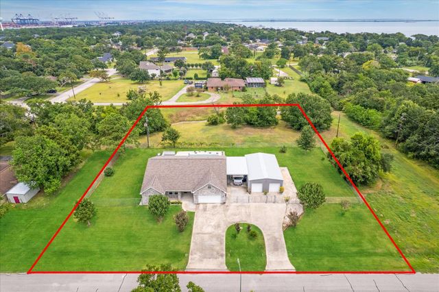 611 S Ohio Street, La Porte, TX 77571