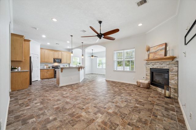611 S Ohio Street, La Porte, TX 77571
